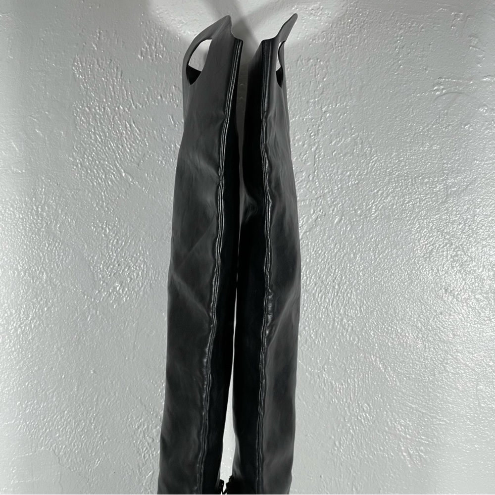 Burberry Black 110 Cutout Thigh-High Leather Boots Size - 10 .US / 40 .EU $2590 - Picture 15 of 15